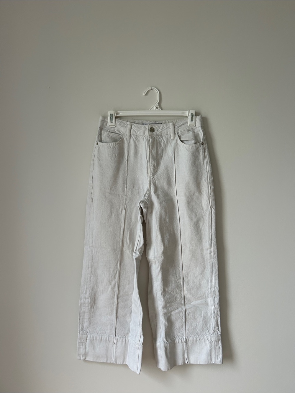 Zara White Men’s Wide-Leg Chinos